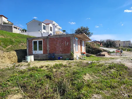 Haus von 80 Quadratmetern mit einem Grundstück von 905 m2 und wunderschönem Panoramablick auf die umliegenden Hügel und das Meer